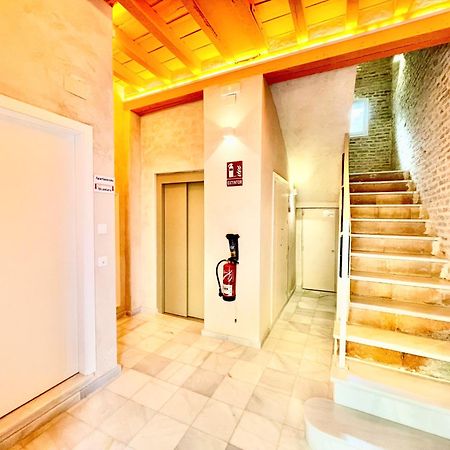 Appartement Click Triana - Patio Privado à Séville Extérieur photo